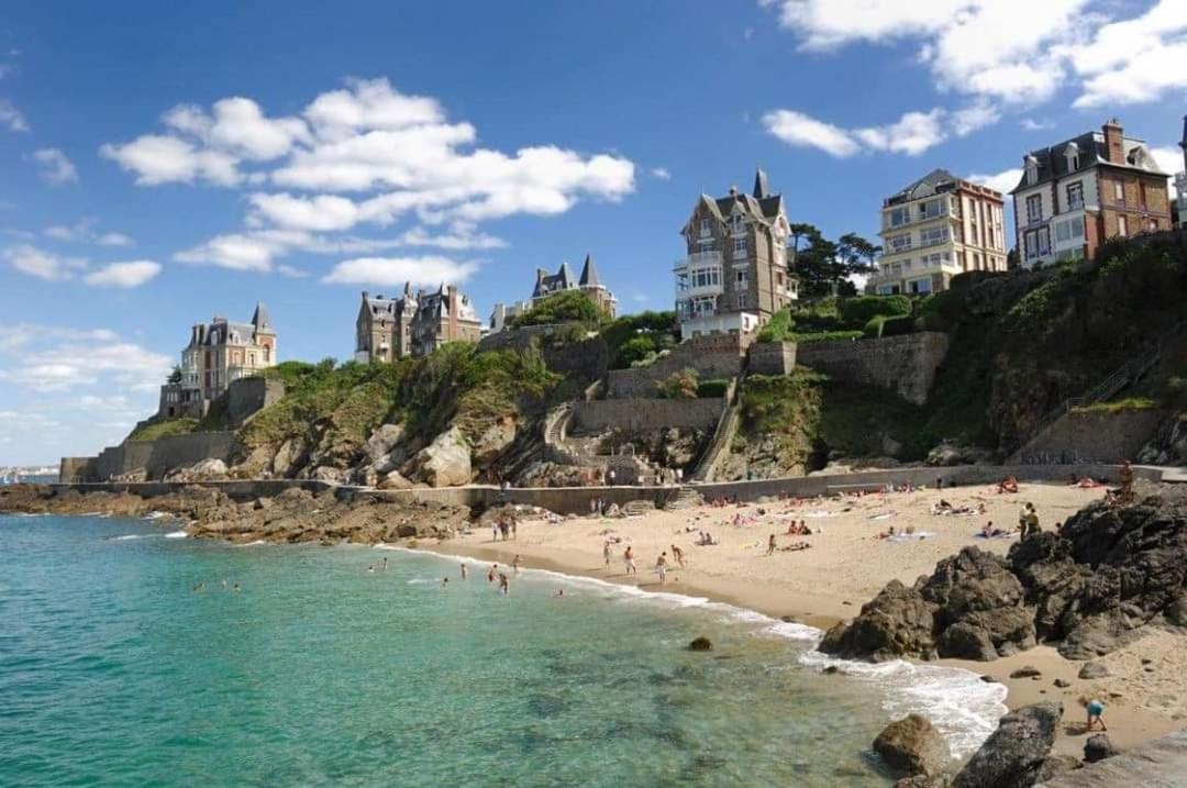 Chambre D'Hotes Cote Rance La Ville-es-Nonais Bagian luar foto